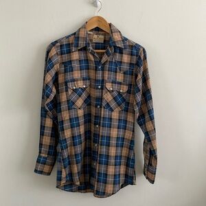 Men’s button down plaid